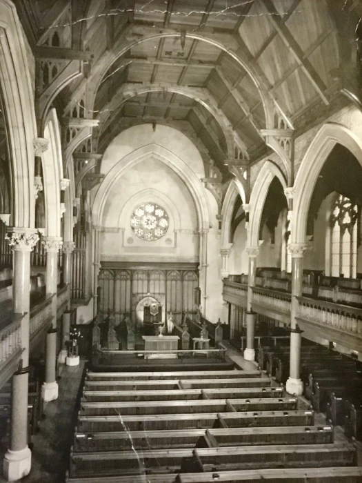 1968 interior with central pews