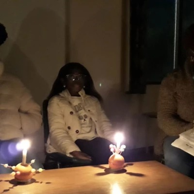 20211212 christingle kids at church 4