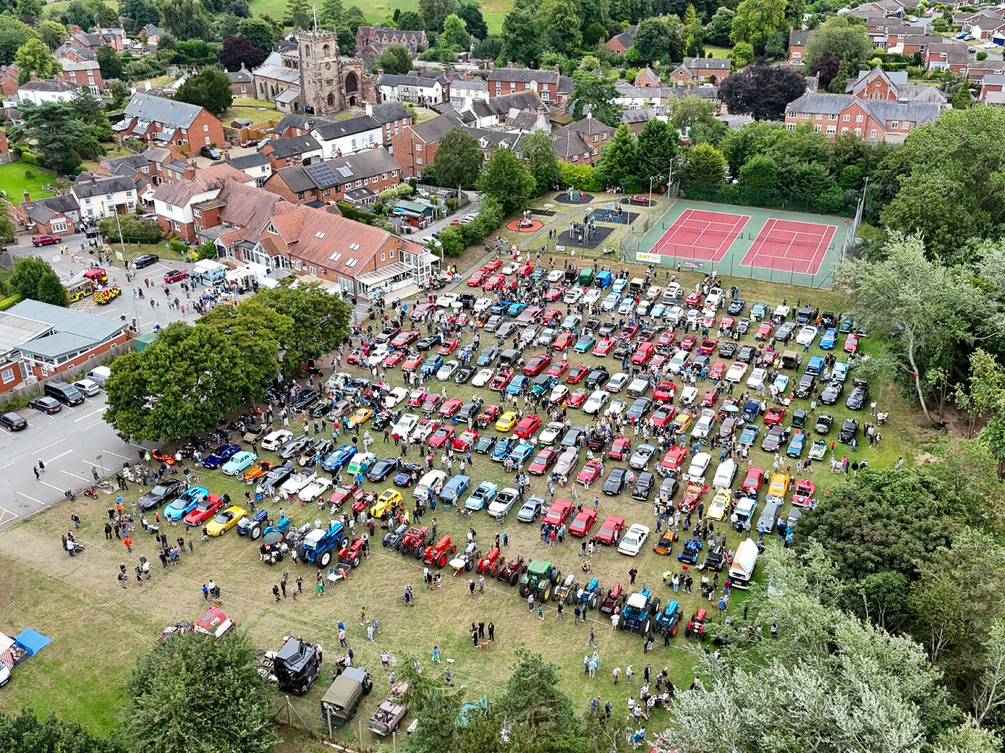 aerial view of vehicles on aud
