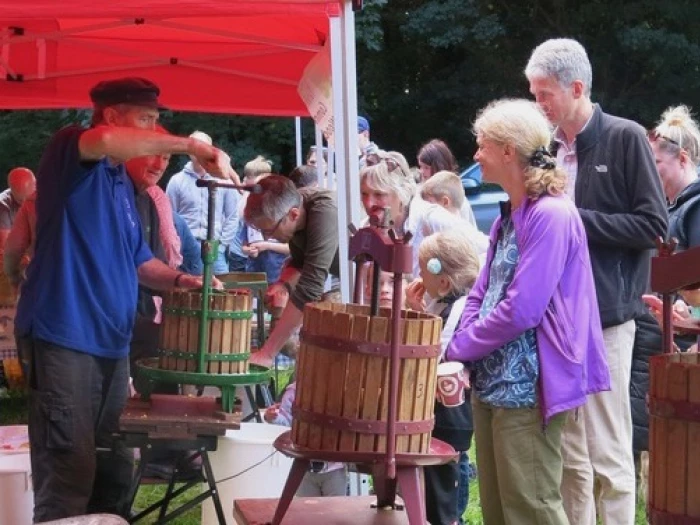 apple pressing  a pressing engagement