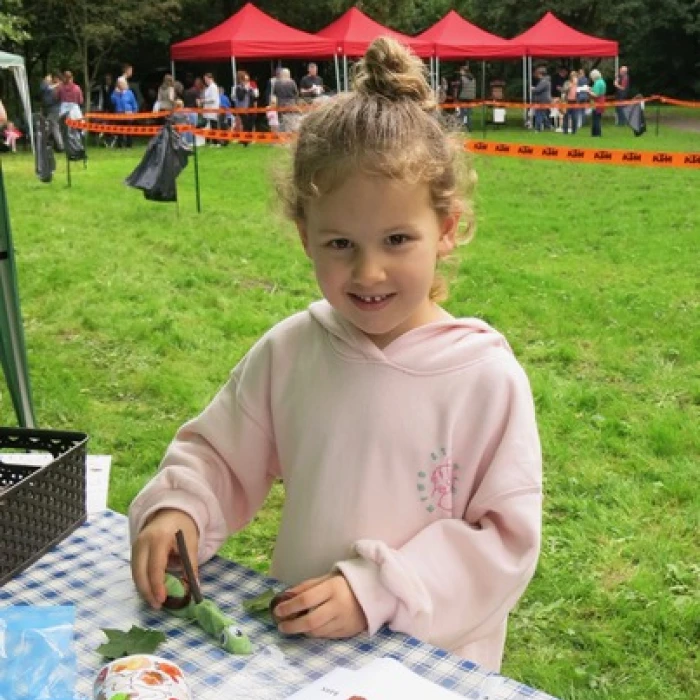 apple pressing 3  enjoying the craft table
