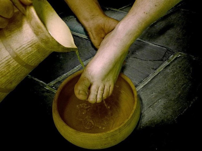 blandford-washing-feet