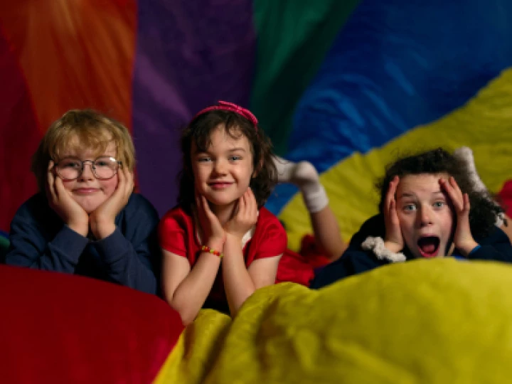 Kids with parachute