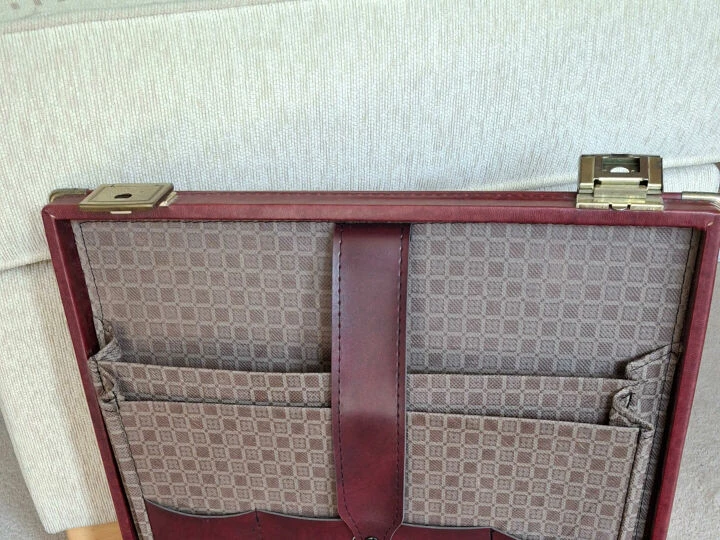 Lock Attache