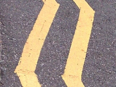 tarp-yellow-zig-zag-lines