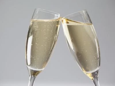 toasting-champagne-glasses_