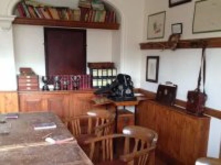 Interior Green Room 3