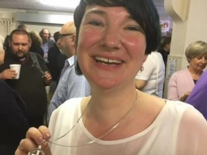 Alison with Diaconal Cross (2)