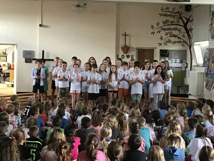 Leavers service to the school