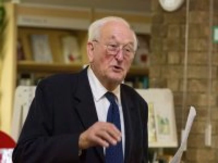 Tom Bucknell
