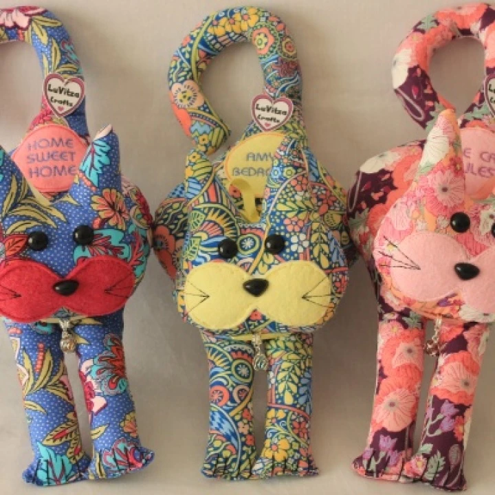 Door Hanging Cats