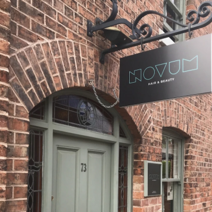 Novum Salon