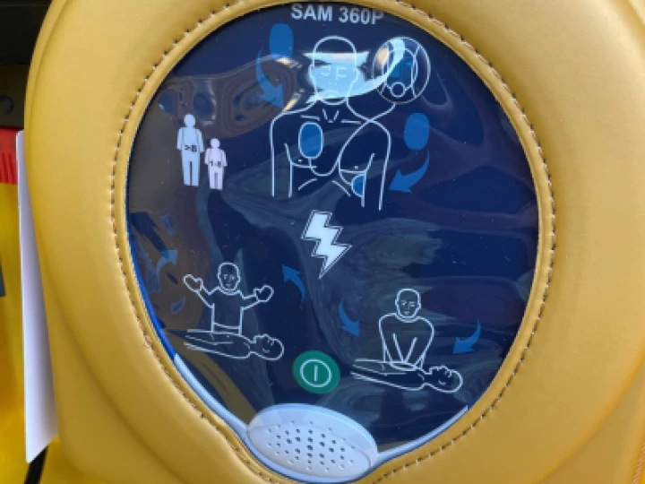 Defibrillator Pic 4
