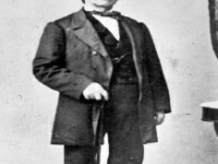 Henry E Steinway