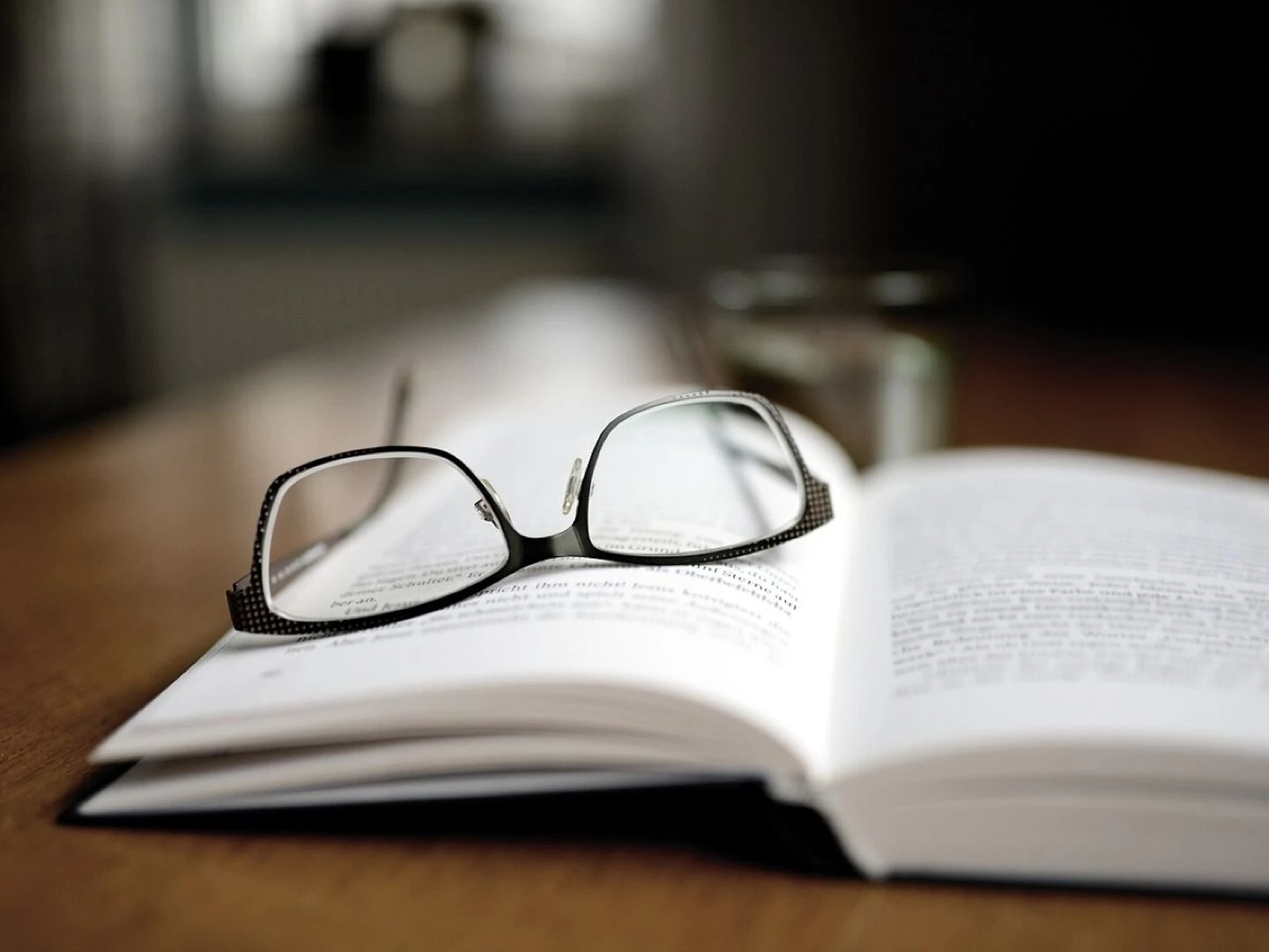 book read glasses