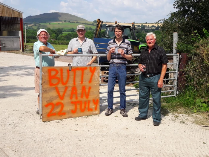 brcs paul trenberth pictured with villa farm hosts roger and barry pinches ctr
