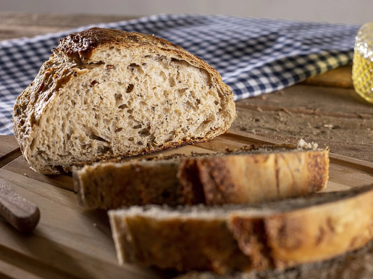 bread slices loaf