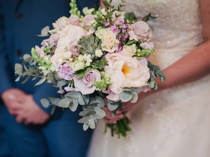 bride-groom-flowers-wedding