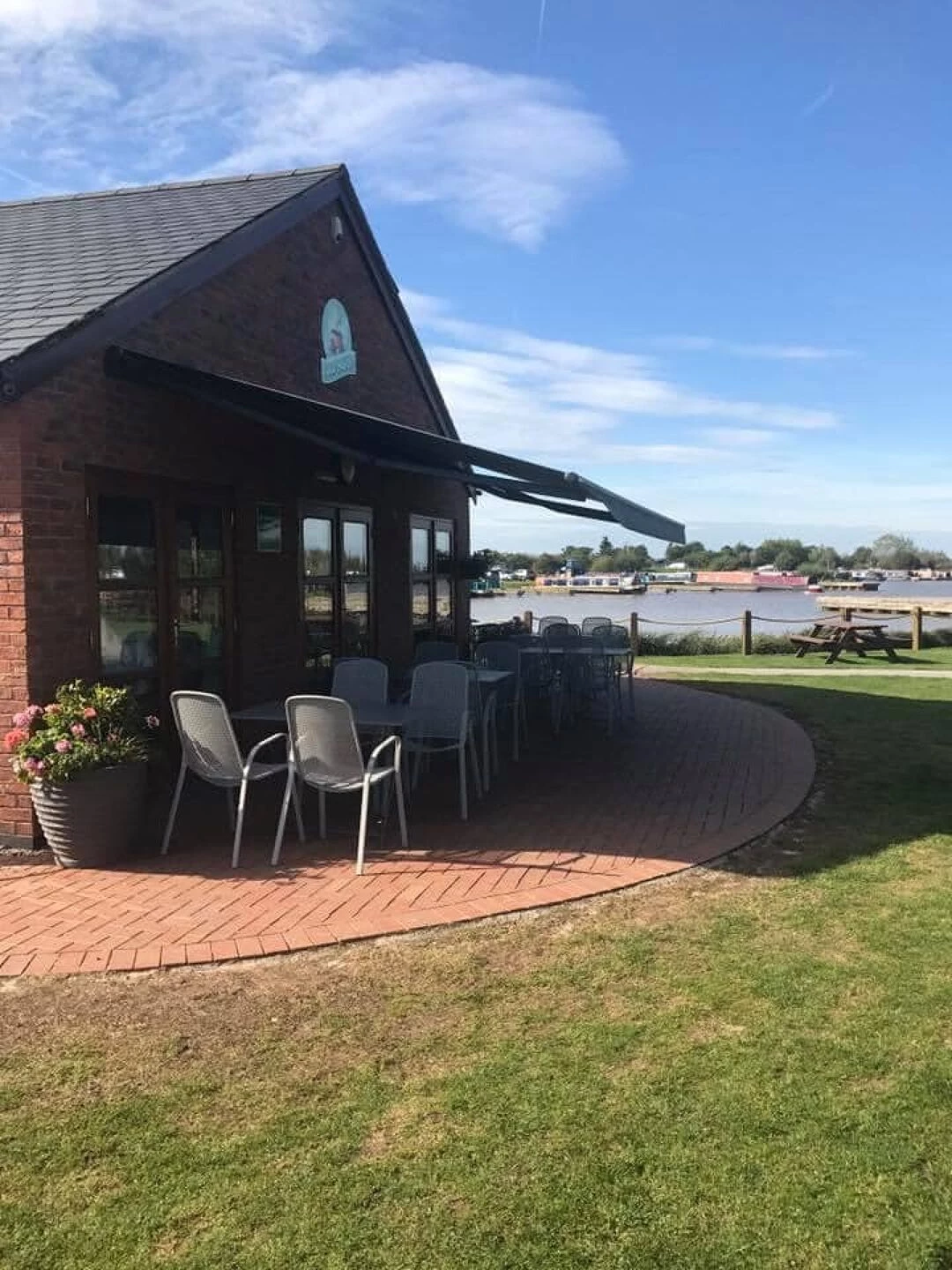 cafe at bridge 80