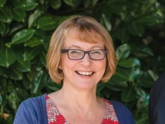 carolyn lawrence