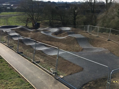 castle cary pump track build 02