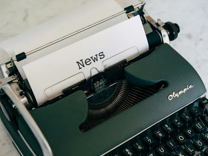 closeup photo of vintage typewriter