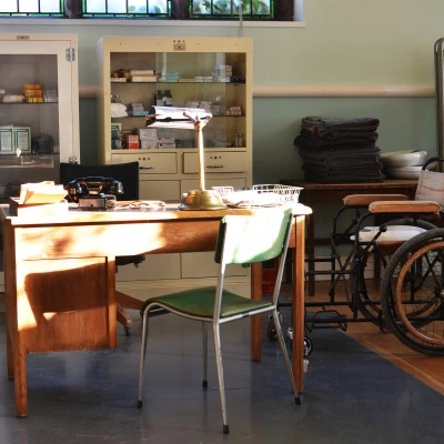 desk   chair dsc7260