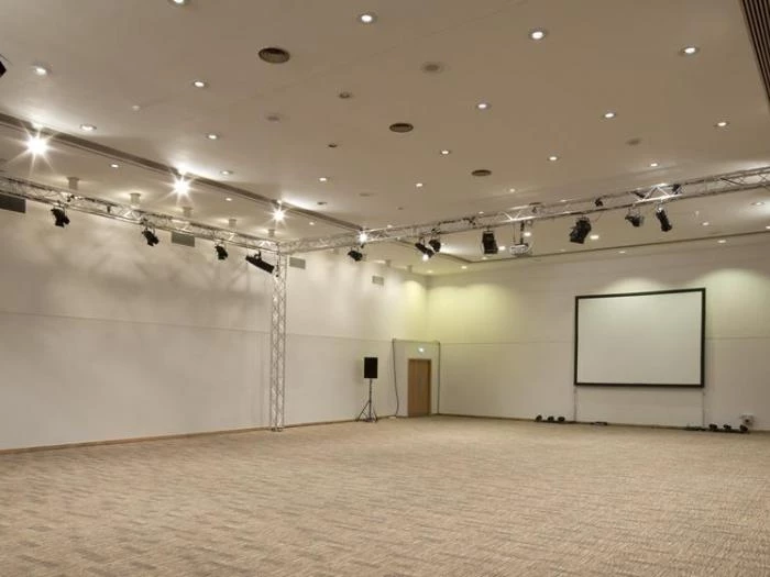 empty hall 2