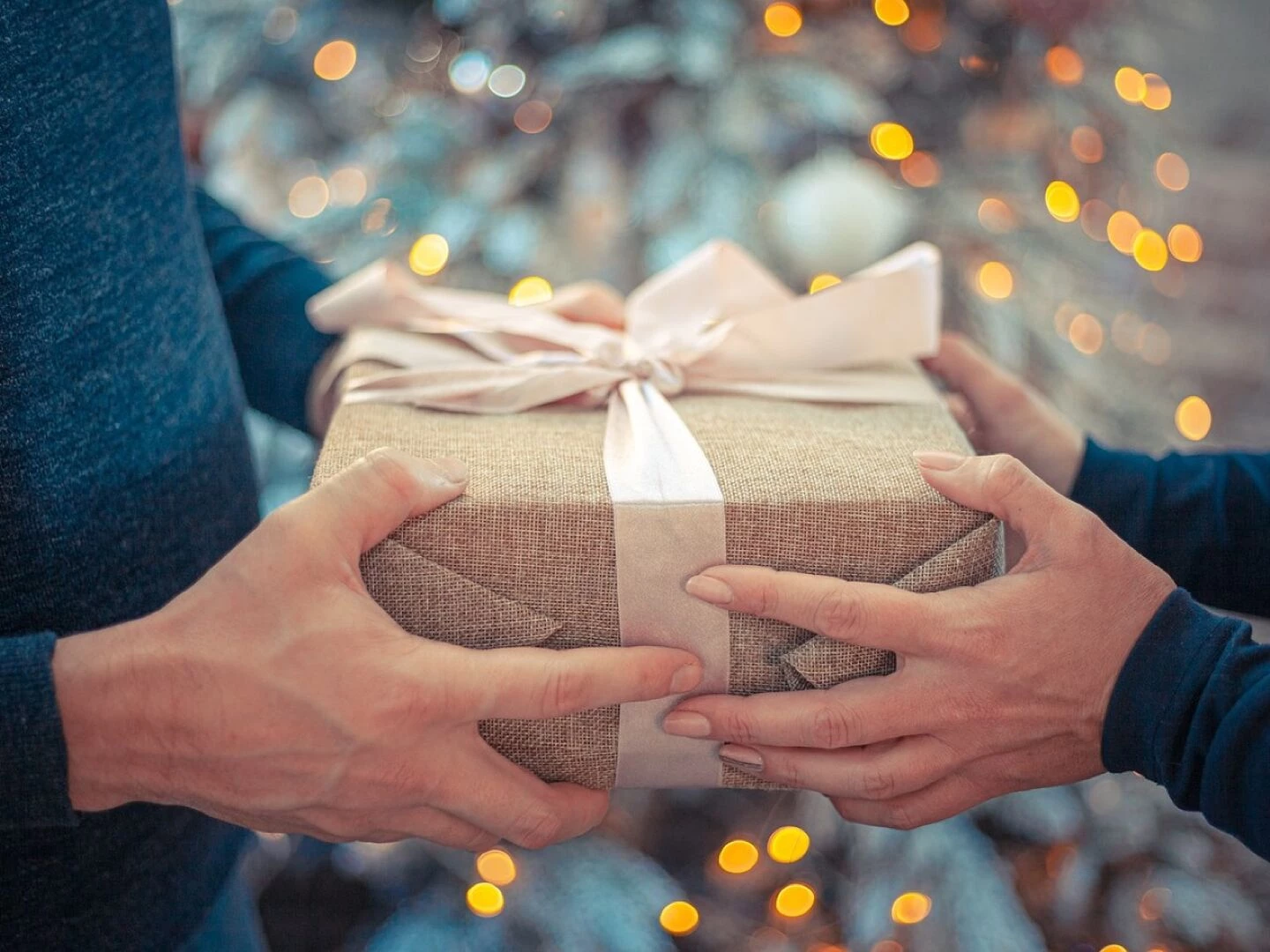 gift new year39s eve congratulation
