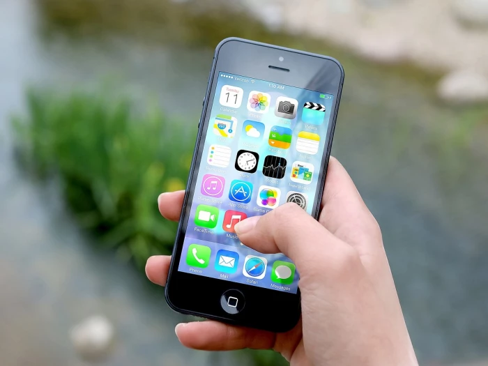 iphone hand screen