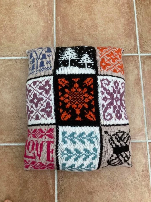 judith39s cushion 2