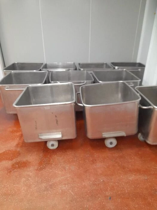 metal totes