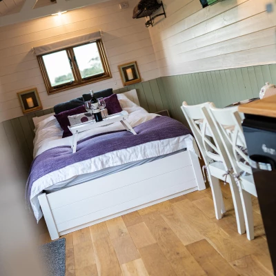 overwater luxury glamping hodnet interior 48