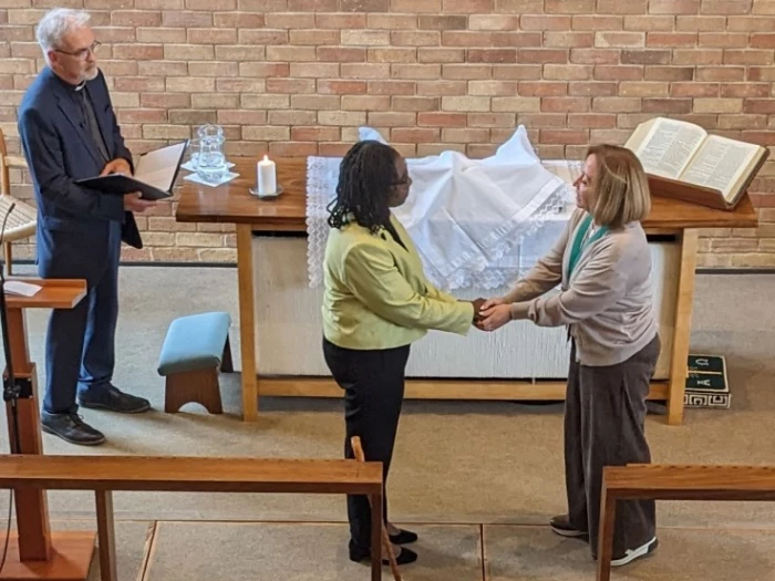 revd georgina welcomed by the deputy mayor of abingdon councillor rawda jehanli