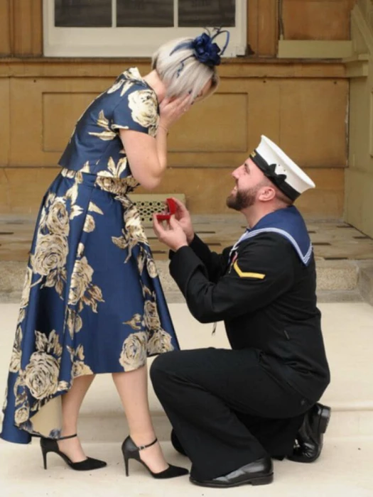 sailor proposes at buckingham palace