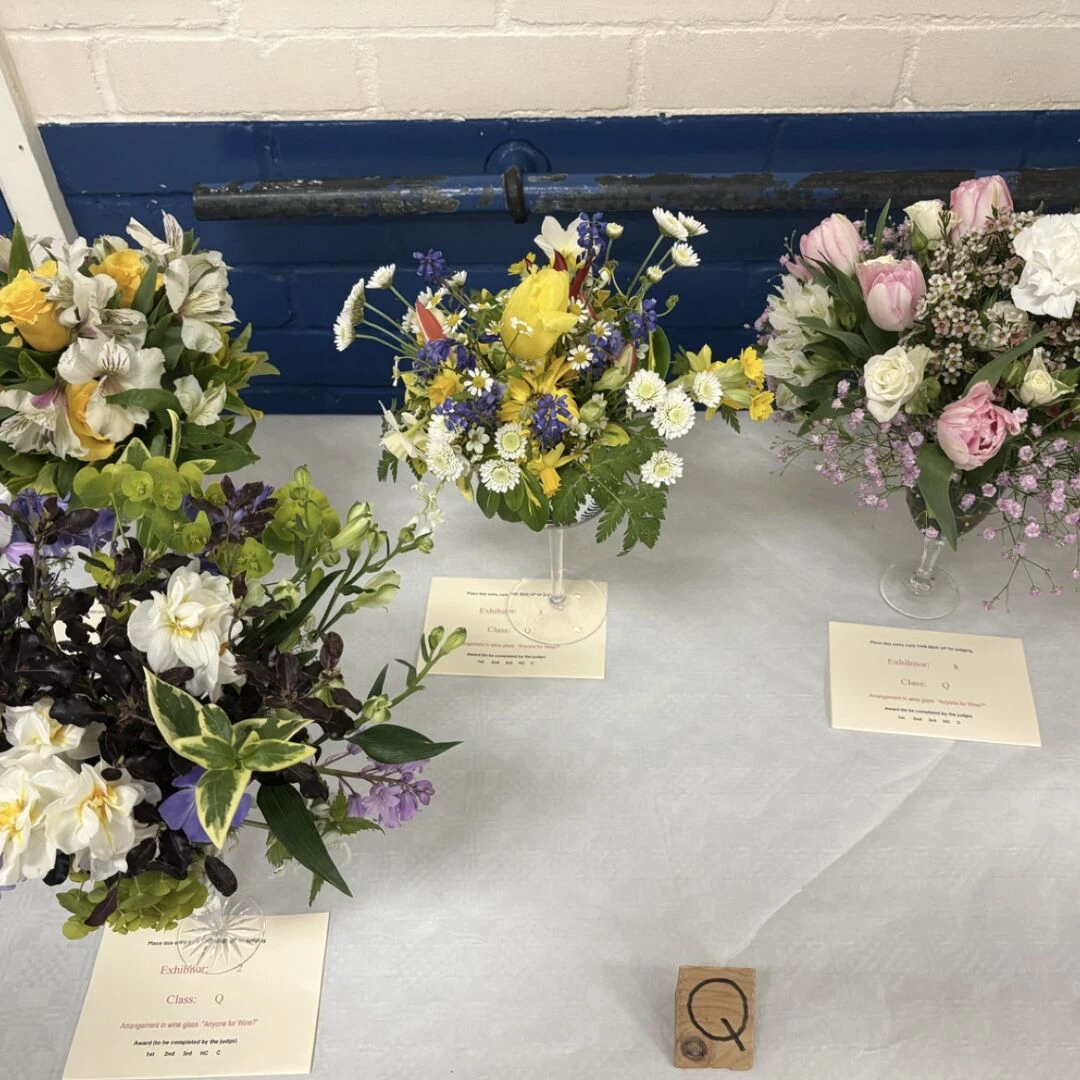 spring show posies