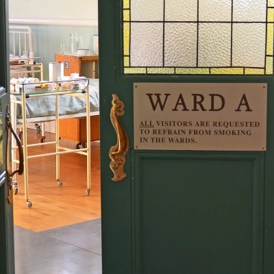 ward a entrance cropped dsc7253