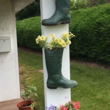 wellies