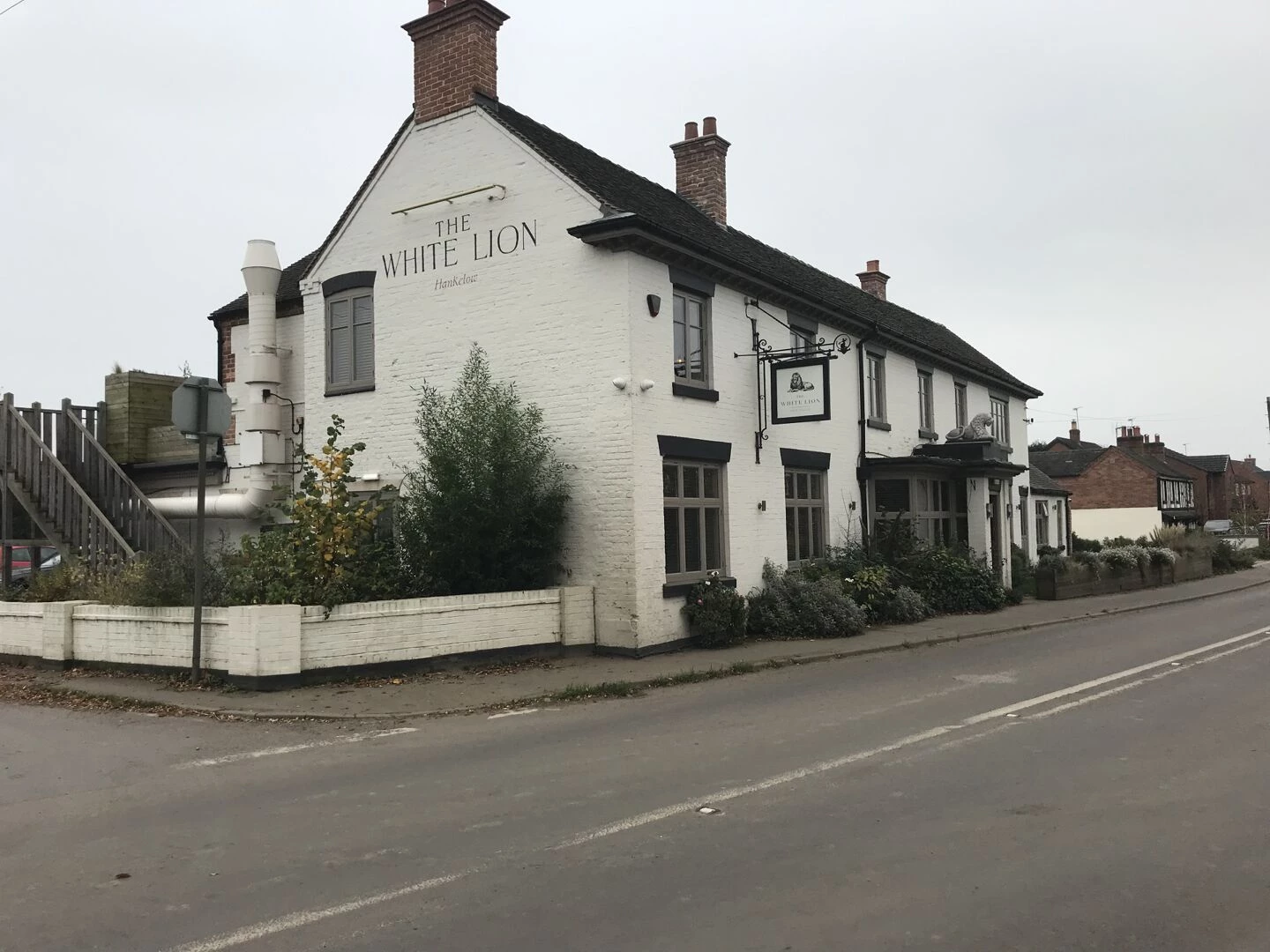 white lion hankelow
