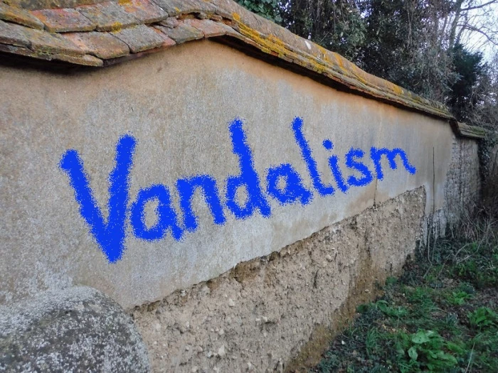 wychert wall 01vandalism